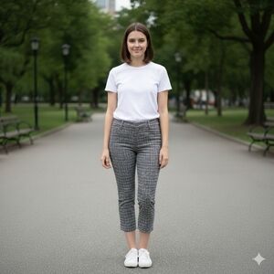 Anne Klein Black and White Textured Capris